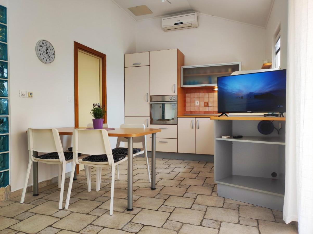 Lavanda Apartment Крк Екстер'єр фото