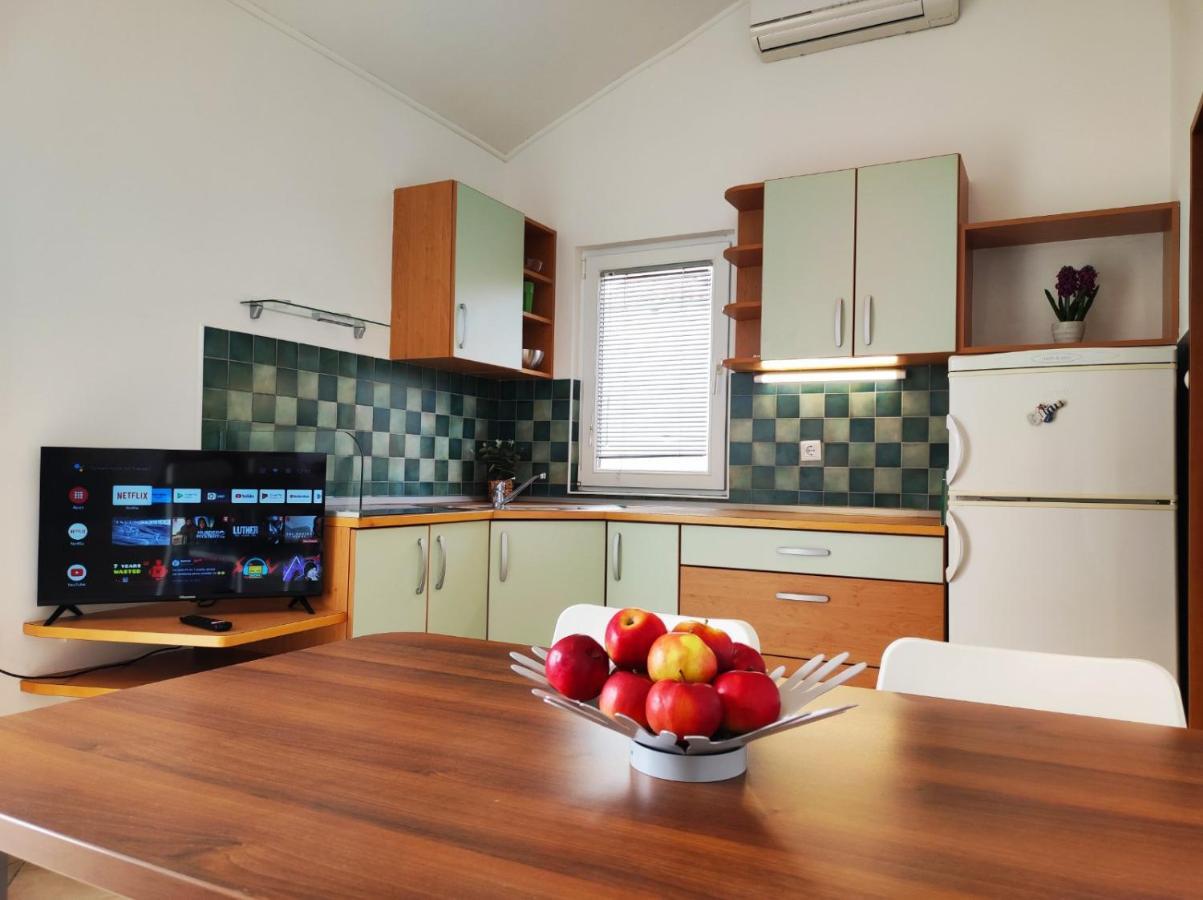Lavanda Apartment Крк Екстер'єр фото