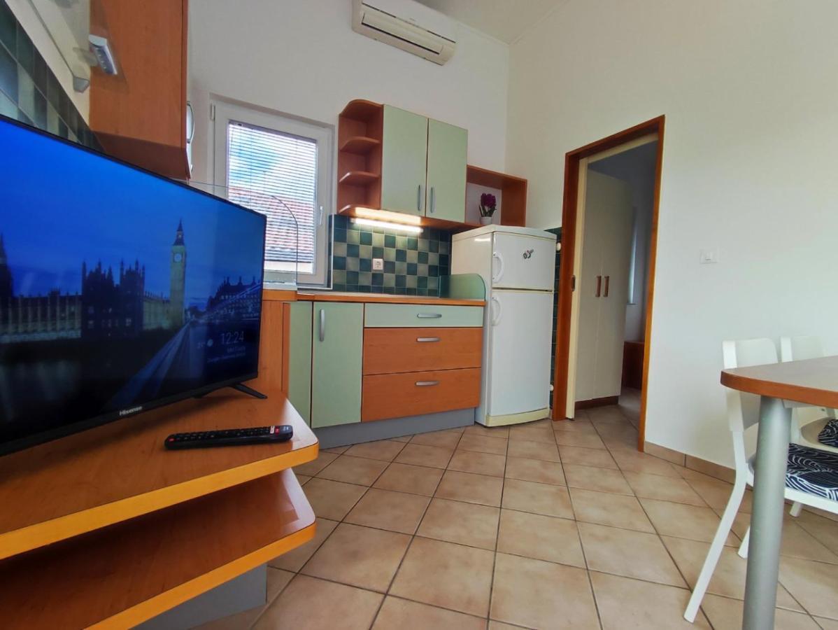 Lavanda Apartment Крк Екстер'єр фото