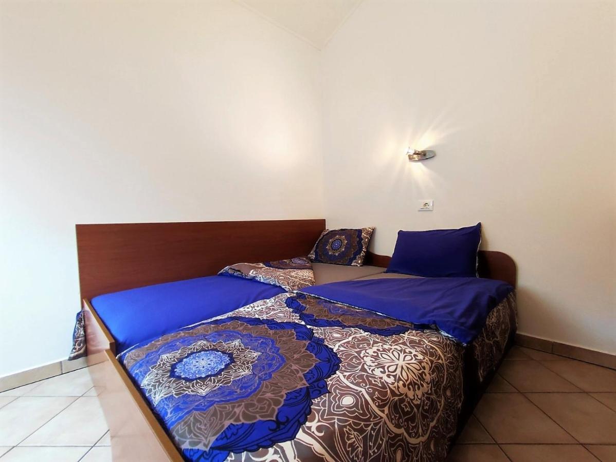 Lavanda Apartment Крк Екстер'єр фото